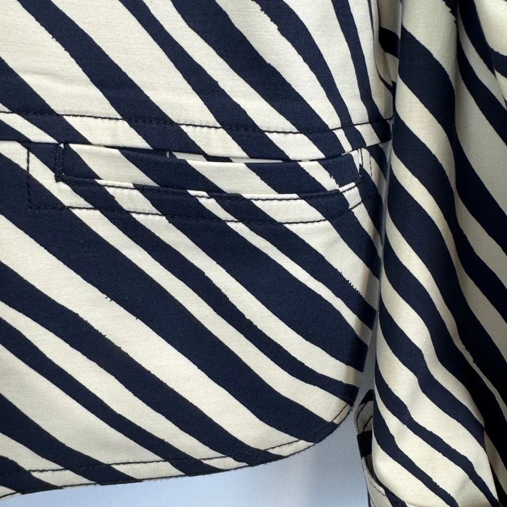 Ann Taylor Womens XS Navy Cream Diagonal Stripe Cropped Jacket Snap Front Pocket